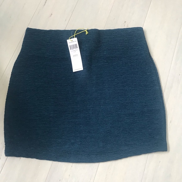 NWT BCBG  lie Skirt Large - Picture 1 of 3